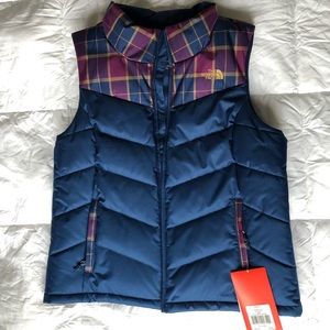 North face vest NWT woman’s large